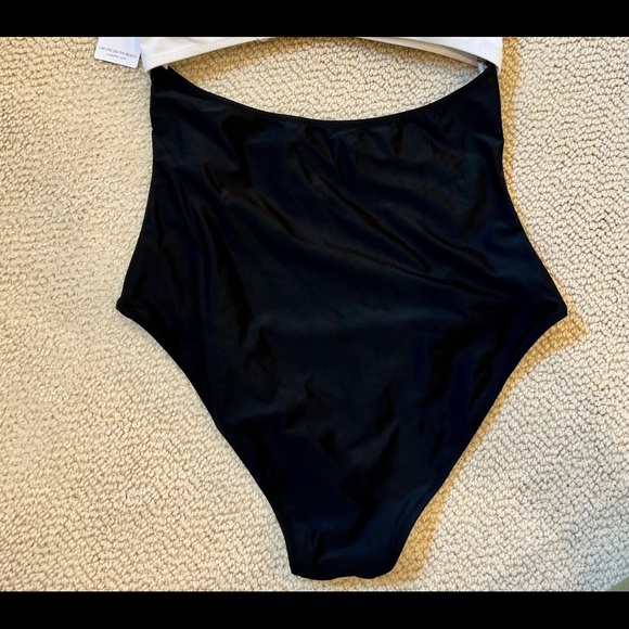 NWT- Cupshe 1 piece swimsuit - Picture 2 of 3